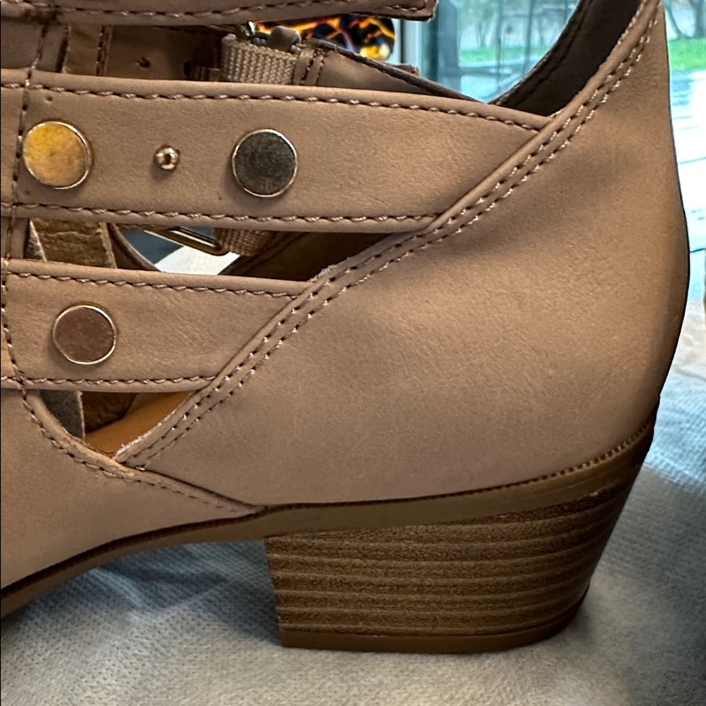 Sam Edelman booties - Picture 3 of 6